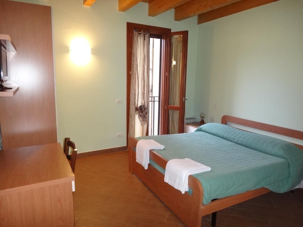 Agriturismo San Valentino Castellarano Room photo